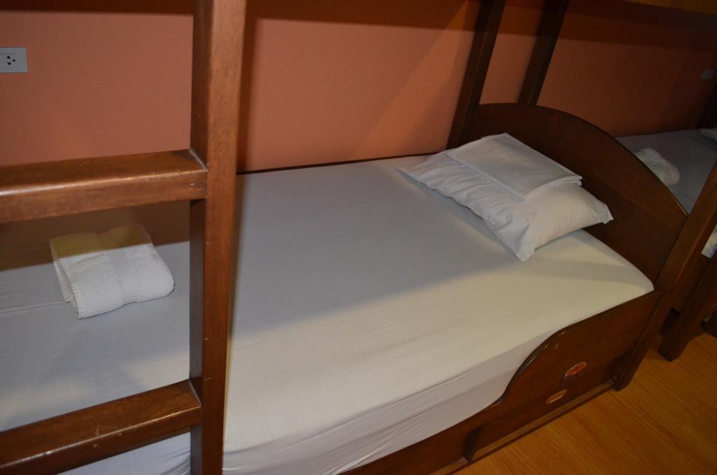 Hostellery Manila Room photo